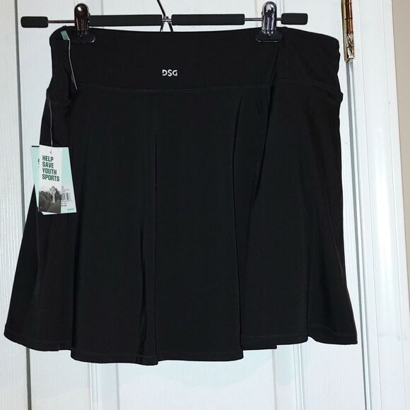 DSG Performance Black Flounce Skort Golf Skirt  Sz XL NWT - Picture 2 of 9
